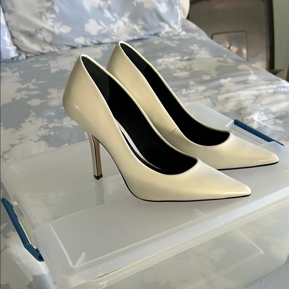 Elegant Cream High Heels - Picture 1 of 3
